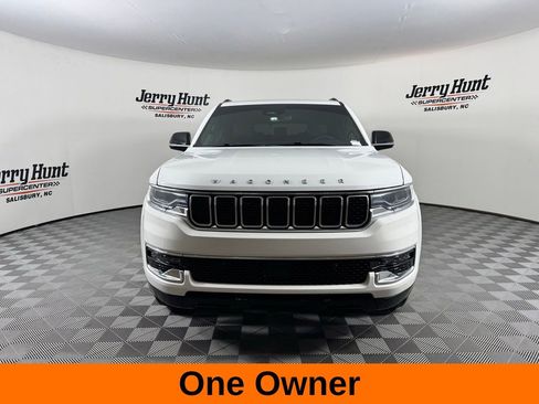 Used 2024 Jeep Wagoneer 2WD image 5