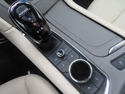 Used 2023 Cadillac XT6 Premium Luxury w/ Technology Package image 40