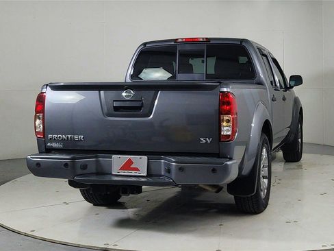 Used 2021 Nissan Frontier SV image 6