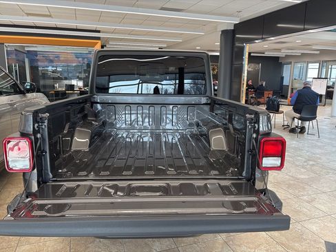 New 2026 Jeep Gladiator Sport image 12