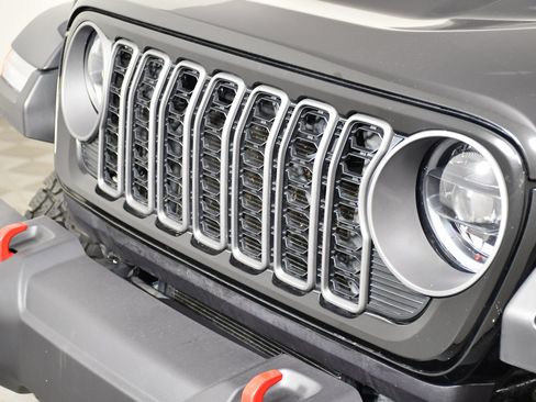 Used 2026 Jeep Gladiator Rubicon AWD/4WD image 11