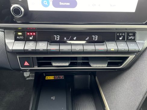 Used 2025 Toyota Camry LE image 18