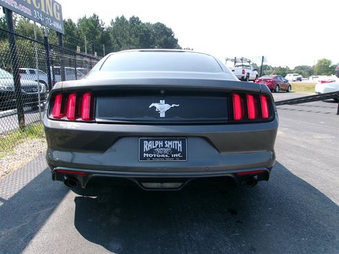 Used 2016 Ford Mustang Coupe image 10