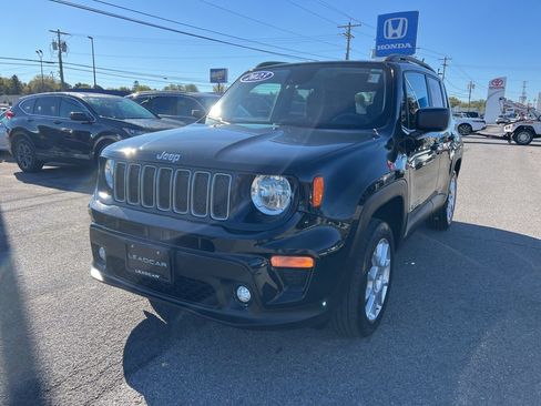 Used 2023 Jeep Renegade Latitude w/ Premium Group image 1