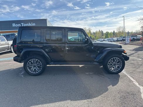 Certified 2024 Jeep Wrangler High Altitude image 8