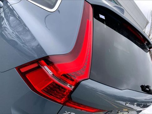 Used 2022 Volvo XC60 B5 Momentum w/ Climate Package image 29
