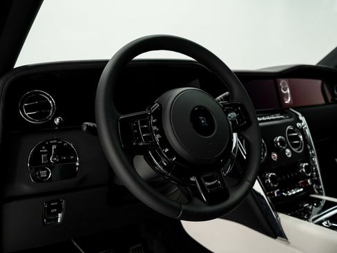 Certified 2025 Rolls-Royce Cullinan image 14