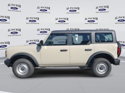 New 2025 Ford Bronco 4-Door image 2