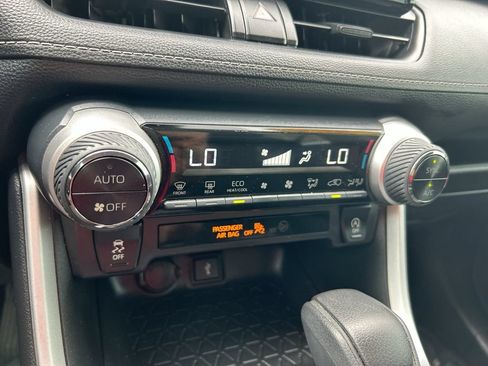 Certified 2021 Toyota RAV4 XLE FWD image 25