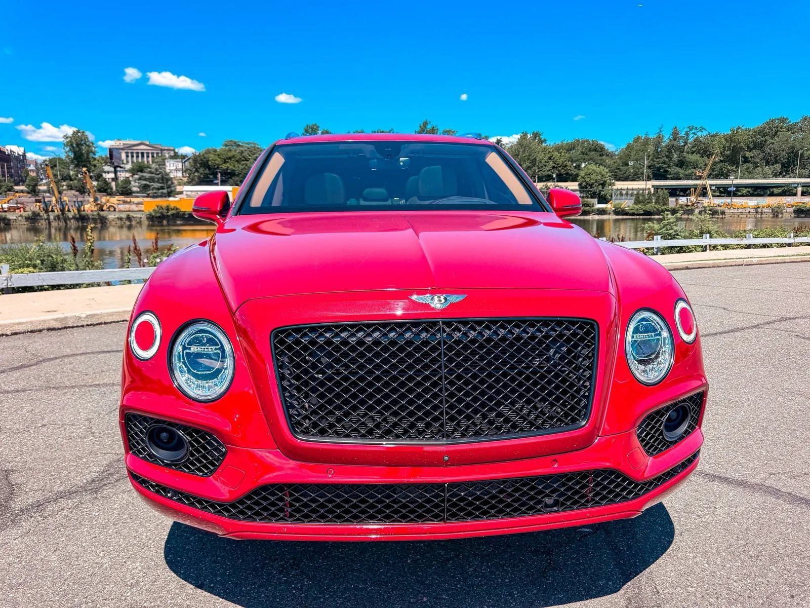 Used 2017 Bentley Bentayga AWD/4WD image 4