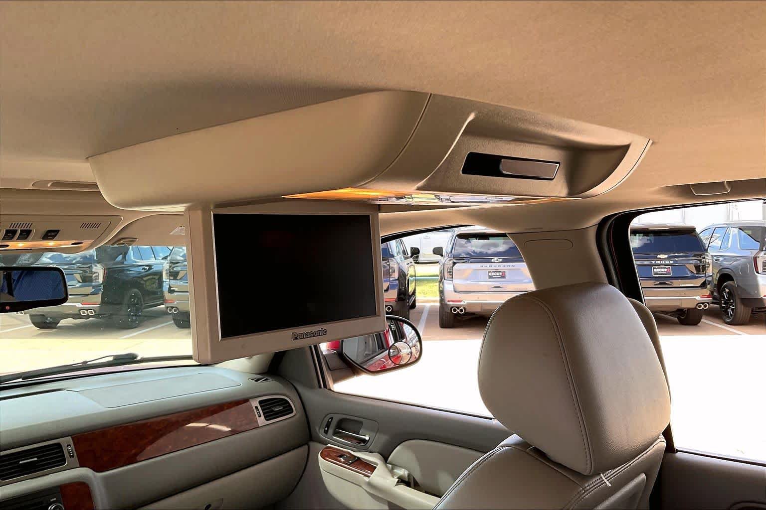 Used 2013 GMC Yukon XL SLT w/ SLT-2 Equipment Package AWD/4WD image 34
