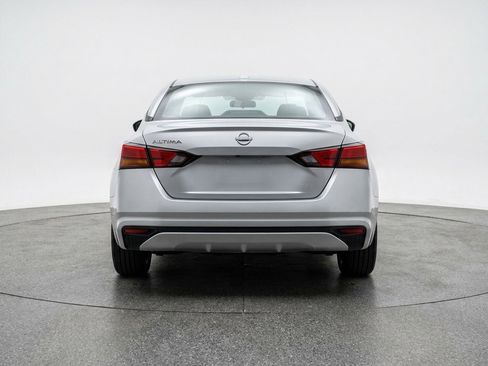 Used 2025 Nissan Altima 2.5 SV image 7