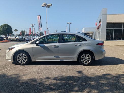 Certified 2026 Toyota Corolla LE FWD image 6