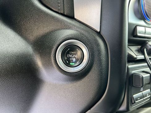 Used 2021 GMC Sierra 1500 SLT w/ SLT Premium Package image 17