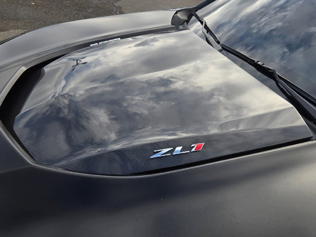 Used 2019 Chevrolet Camaro ZL1 RWD image 9