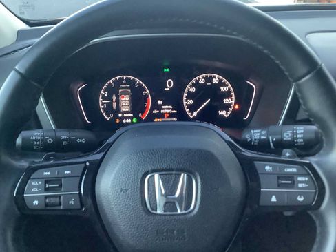 Used 2025 Honda Pilot Touring image 16