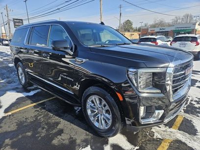 Used 2022 GMC Yukon XL SLT w/ SLT Premium Package