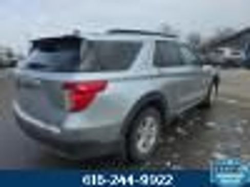 Used 2022 Ford Explorer XLT w/ Equipment Group 202A image 3