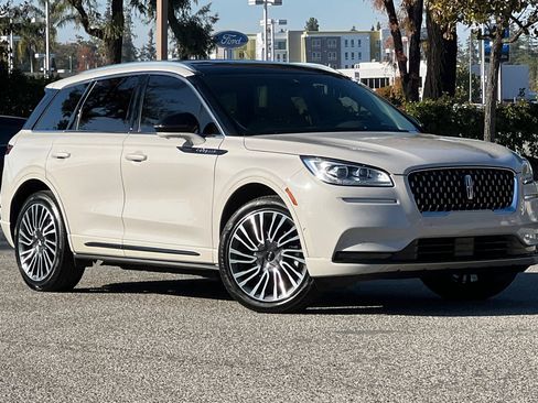 Certified 2022 Lincoln Corsair Grand Touring w/ Elements Technology Bundle image 2