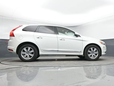 Used 2016 Volvo XC60 T6 w/ Proximity Package image 16