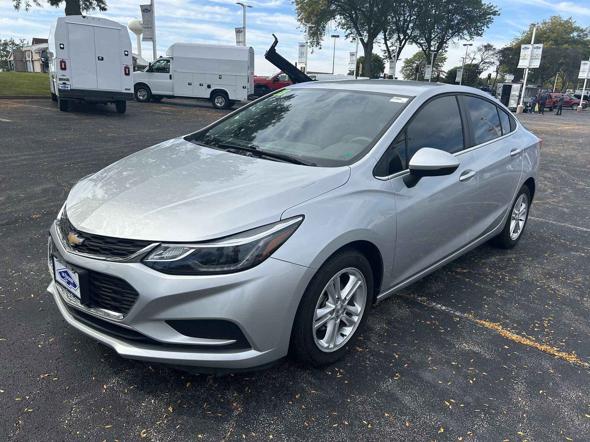 Used 2018 Chevrolet Cruze LT FWD image 3