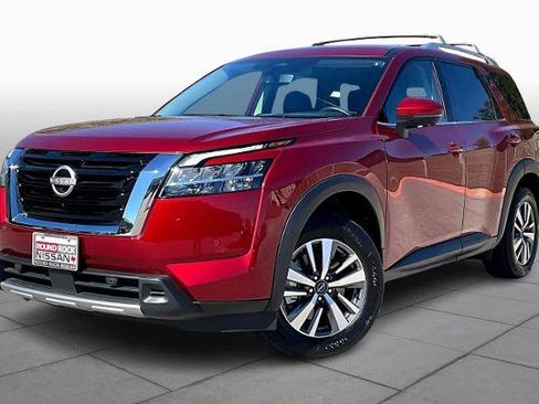 Certified 2024 Nissan Pathfinder SL image 1