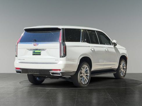 Used 2024 Cadillac Escalade Premium Luxury AWD/4WD image 9