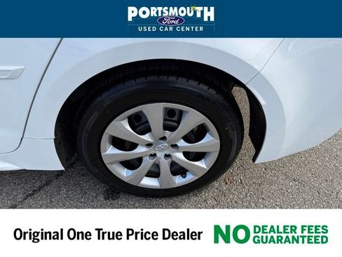 Used 2024 Toyota Corolla LE image 19