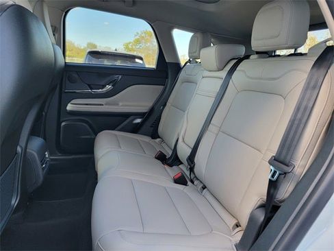 New 2026 Lincoln Corsair Premiere image 20