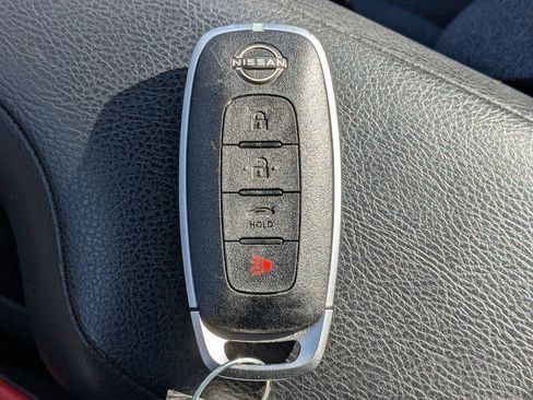 Used 2025 Nissan Versa SV image 28