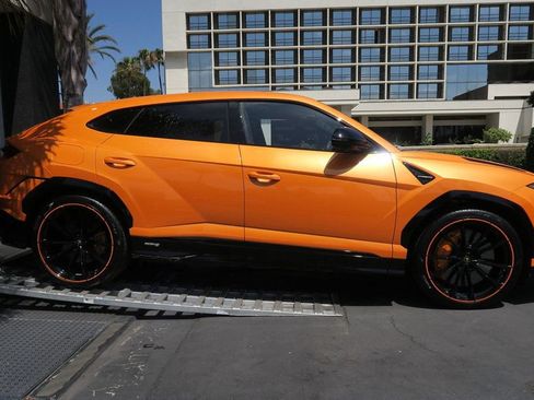 Used 2024 Lamborghini Urus S AWD/4WD image 5