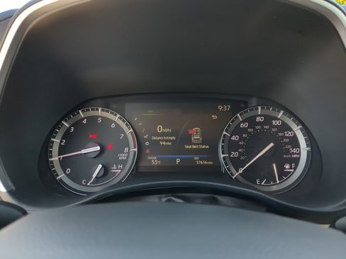 Used 2020 Toyota Highlander XLE image 32