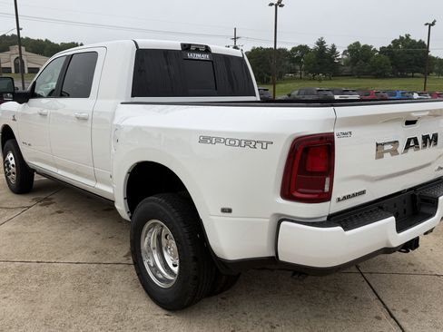 New 2026 RAM 3500 Laramie AWD/4WD image 6