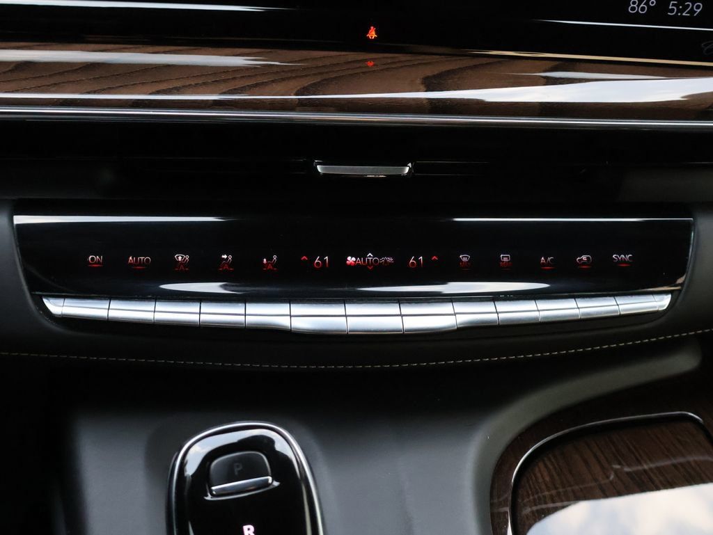 Used 2021 Cadillac Escalade Premium Luxury Platinum w/ Heavy-Duty Trailer Package AWD/4WD image 28