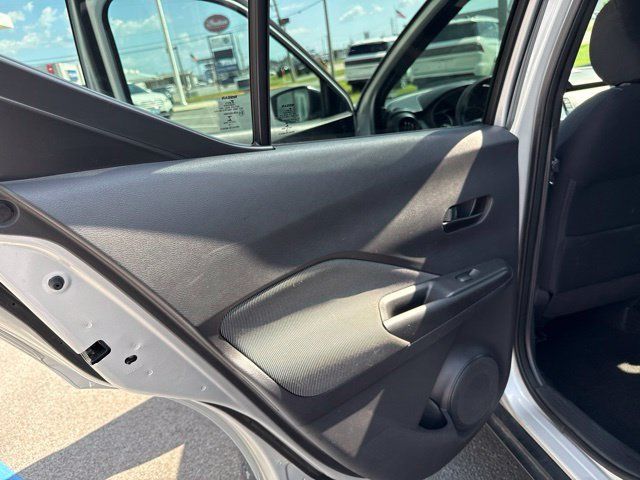 Used 2018 Nissan Kicks S FWD image 18