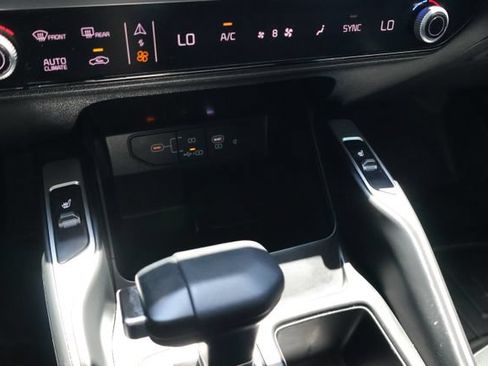Used 2024 Kia Sorento EX FWD image 14