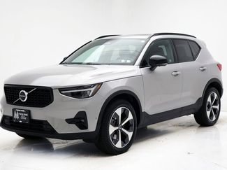 Used 2025 Volvo XC40 B5 Plus video 2