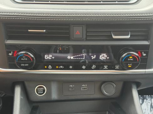 Used 2023 Nissan Rogue SV w/ SV Premium B Package FWD image 25