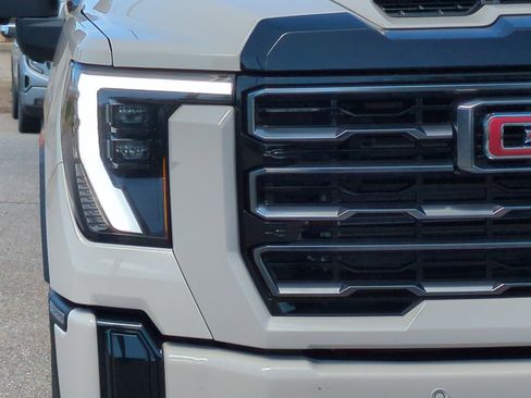 Used 2026 GMC Sierra 2500 AT4 w/ AT4 Premium Plus Package AWD/4WD image 46
