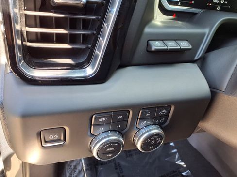 Used 2024 GMC Sierra 1500 Denali w/ Denali Reserve Package AWD/4WD image 23