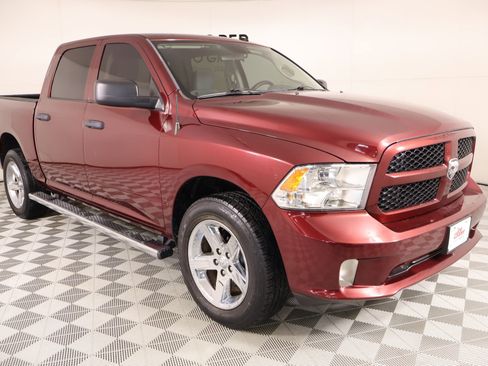 Used 2017 RAM 1500 Express AWD/4WD image 1