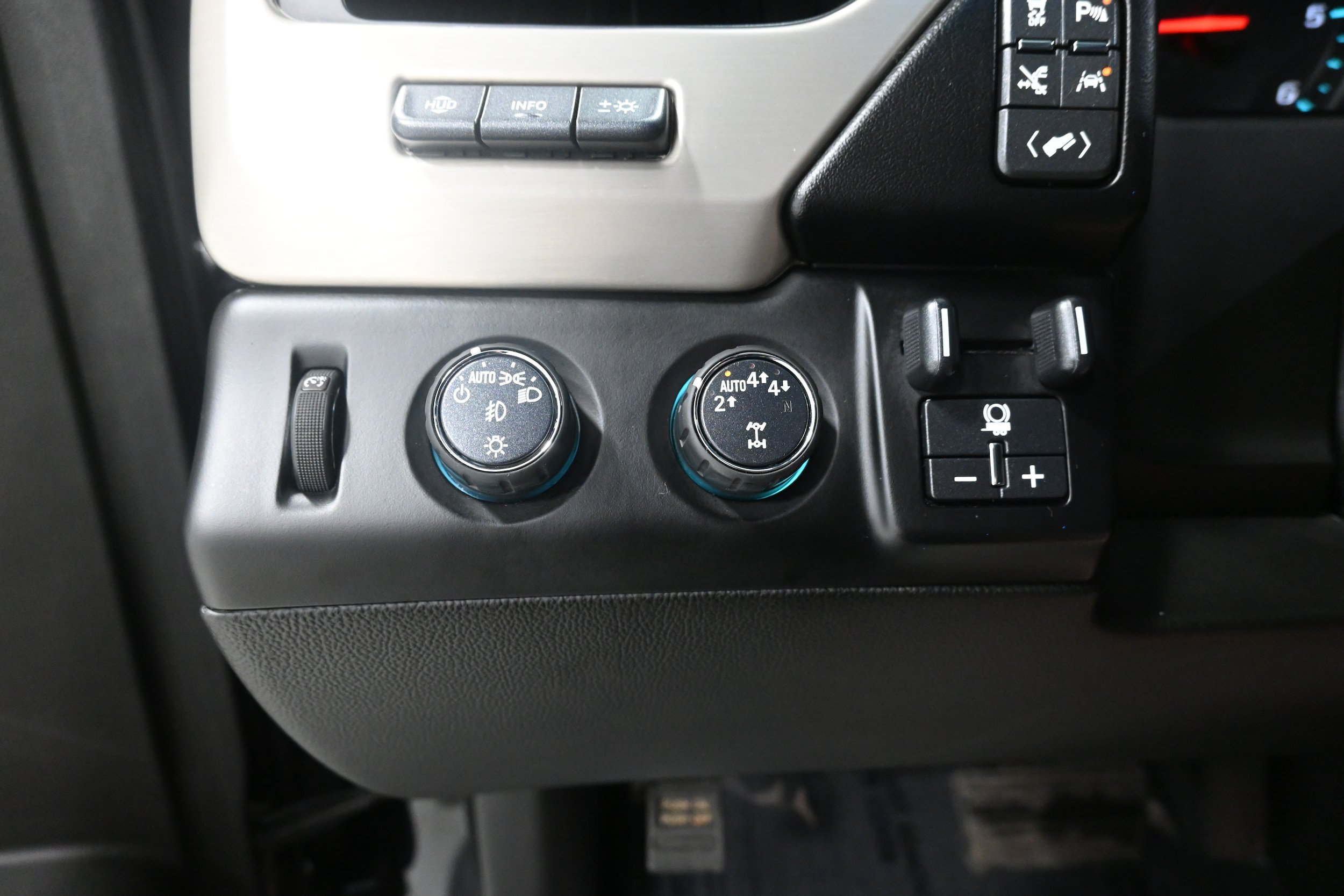 Used 2019 GMC Yukon Denali w/ Denali Ultimate Package AWD/4WD image 6