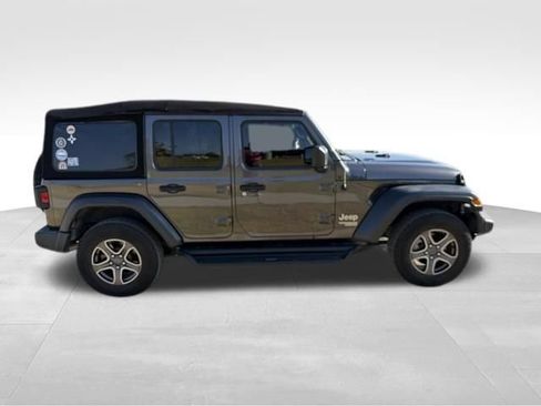 Used 2018 Jeep Wrangler Unlimited Sport S AWD/4WD image 2