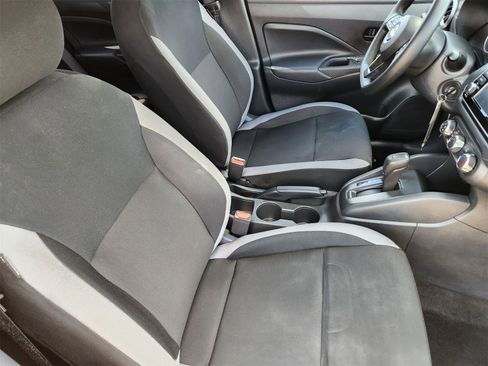 Used 2025 Nissan Versa S w/ Trunk Package image 14