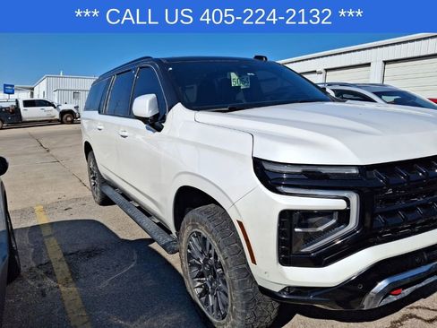 Used 2025 Chevrolet Suburban Z71 w/ Comfort Package image 11