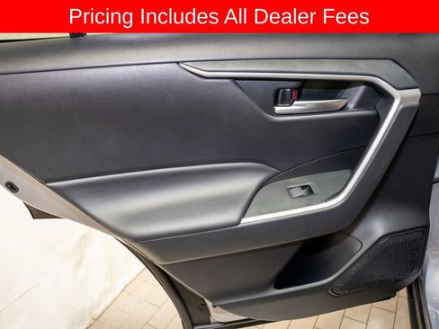 Used 2025 Toyota RAV4 XLE AWD/4WD image 9