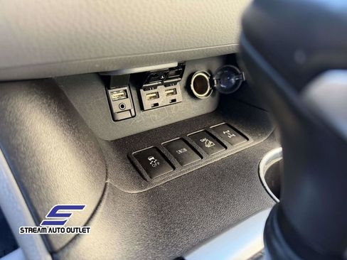 Used 2019 Toyota Highlander XLE image 41