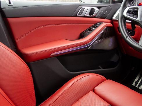 Used 2025 BMW X5 M Competition w/ Executive Package image 19