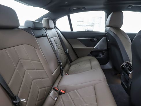 Used 2026 BMW 530i xDrive 530i xDrive w/ Premium Package image 27