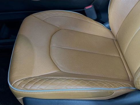 Used 2023 Chrysler Pacifica Pinnacle image 21